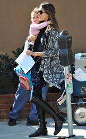 明星穿开衫毛衣图片,明星演绎冬季穿搭新潮流