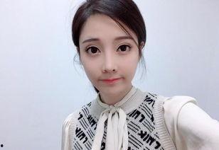 阜阳网红艾小妖简介,揭秘她的魅力与影响力