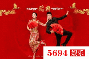 明星亲脚背,揭秘明星私下温馨互动瞬间