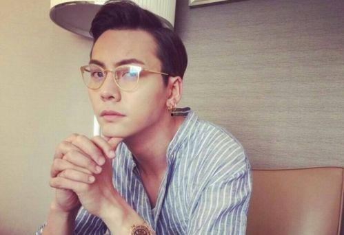 胖胖的戴眼镜网红男,眼镜胖胖网红男生的魅力日常