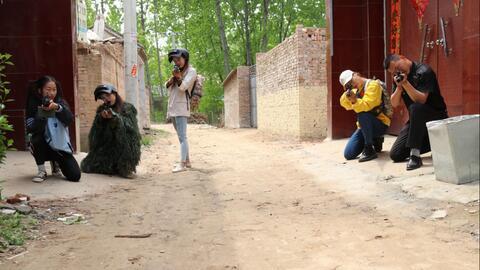 学校教官吃瓜,校园风云再起，真相背后引热议