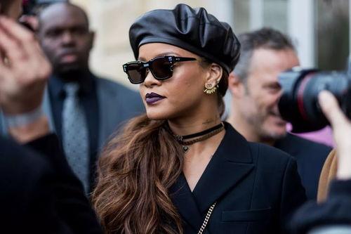 黑色贝雷帽明星