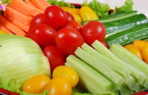 半夜一人吃瓜,揭秘午夜美食诱惑