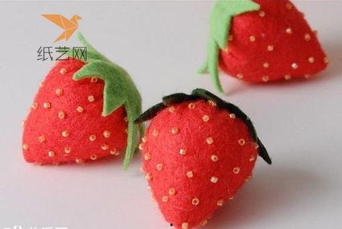 网红草莓姐姐手工制作,匠心独运，草莓甜品新风尚