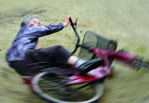 今日头条网红老奶奶照片,岁月静好，镜头下的温馨时光